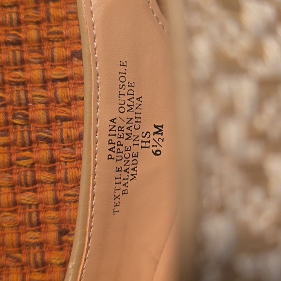 ADRIENNE VITTADINI BRAND WOMEN'S CREAM/TAN COLOR LOW HEEL DRESSY SHOE SIZE 6.5 - Picture 9 of 16